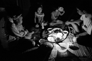 BỮA CƠM GIA ĐÌNH ẤM ÁP YÊU THƯƠNG…